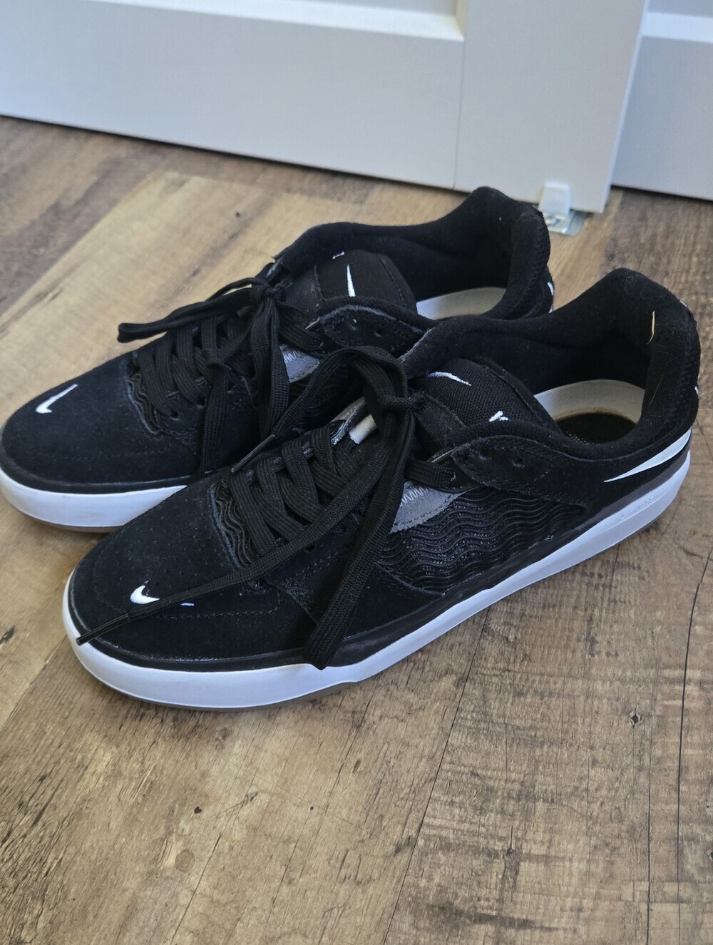 Nike Sb Ishod Wair Mens Size 6 Black And White Sneakers
